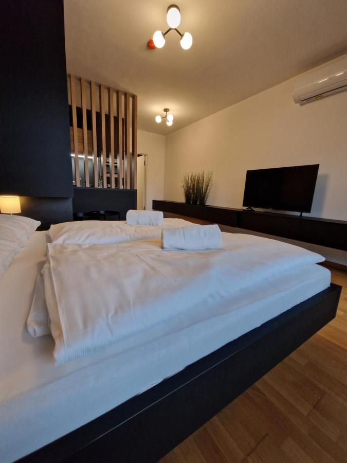 Bed & Breakfast Rezidenca Pipanova Ljubljana Exterior photo